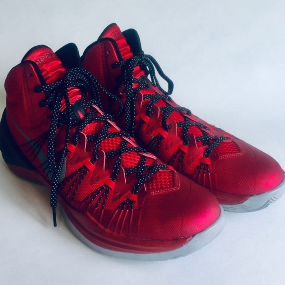 New Nike HyperDunk Size 12